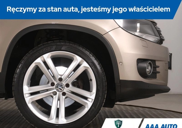 Volkswagen Tiguan cena 52000 przebieg: 145541, rok produkcji 2012 z Łowicz małe 254